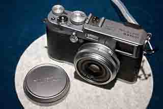 FUJIFILM X100