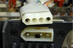 電源コネクタ