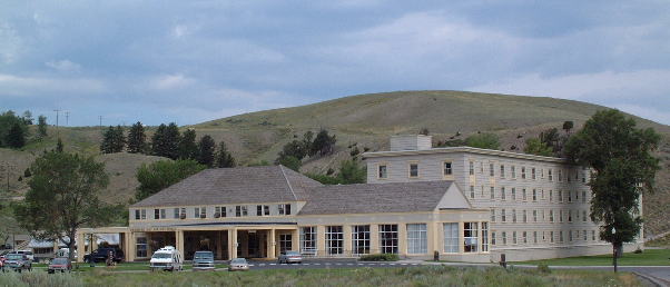 Mammoth Hot Springs Hotel