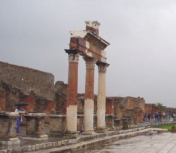 Macellum (left) and Foro