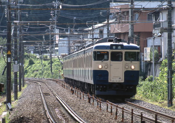 豊田区の115系、3両編成×2の運用です。