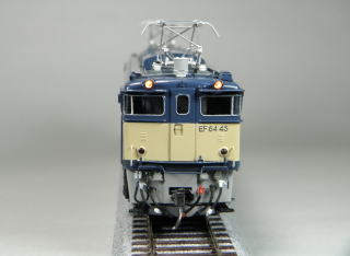 EF6445を正面から見た写真です。