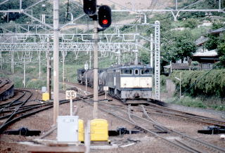 本線に入ってくる列車。