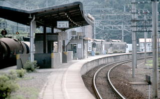 笹子峠に向かう列車。