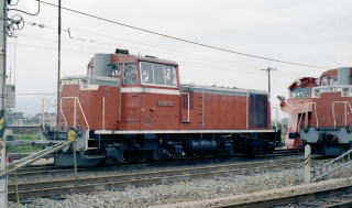 DD-16301です。冬期は両側にラッセルヘッドを連結して除雪列車となります。