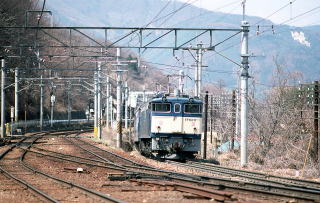 篠ノ井方から836列車がやって来ました。