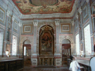 ���＼(Sacristia covered with coloured marble)