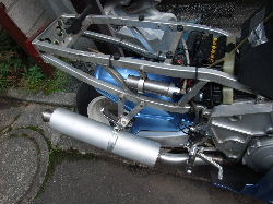 �o�b�e���[�t�_��