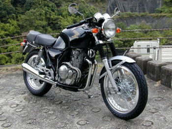 山本さんGB400TT